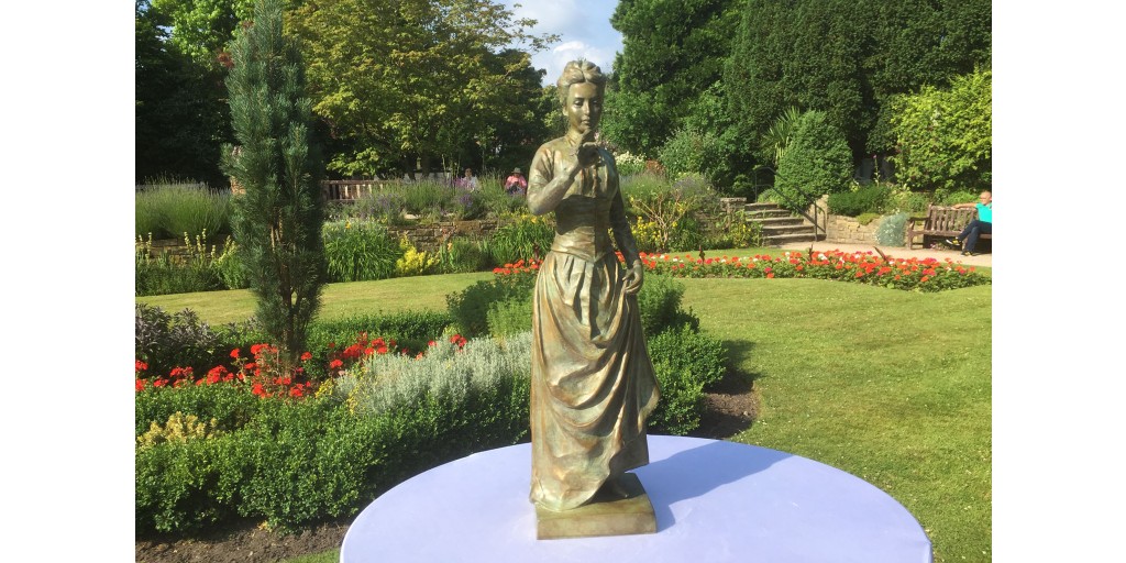 Portrait Sculpture with Laury Dizengremel